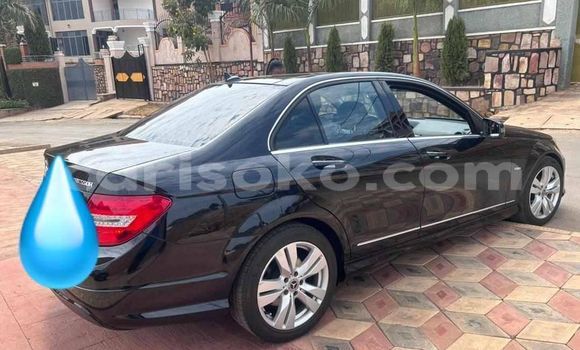 Sayi Na hannu Mercedes-Benz C–Class Noir Mota in Kigali a Rwanda Sayi Na hannu Mercedes-Benz C–Class Noir Mota in Kigali a Rwanda