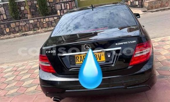 Sayi Na hannu Mercedes-Benz C–Class Noir Mota in Kigali a Rwanda Sayi Na hannu Mercedes-Benz C–Class Noir Mota in Kigali a Rwanda