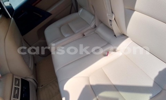 Sayi Na hannu Toyota Highlander Beige Mota in Kigali a Rwanda Sayi Na hannu Toyota Highlander Beige Mota in Kigali a Rwanda