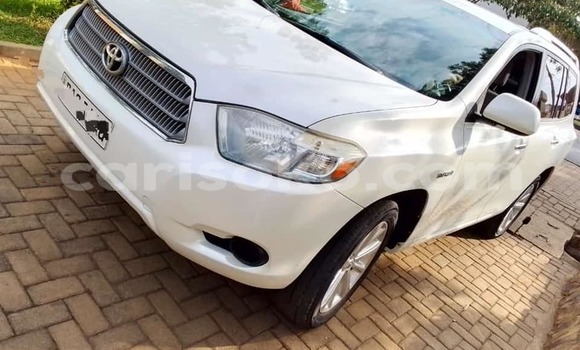 Acheter Occasion Voiture Toyota Highlander Blanc à Kigali, Rwanda Acheter Occasion Voiture Toyota Highlander Blanc à Kigali, Rwanda