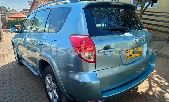 Sayi Na hannu Toyota RAV4 Bleu Mota in Kigali a Rwanda Sayi Na hannu Toyota RAV4 Bleu Mota in Kigali a Rwanda