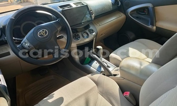 Sayi Na hannu Toyota RAV4 Bleu Mota in Kigali a Rwanda Sayi Na hannu Toyota RAV4 Bleu Mota in Kigali a Rwanda