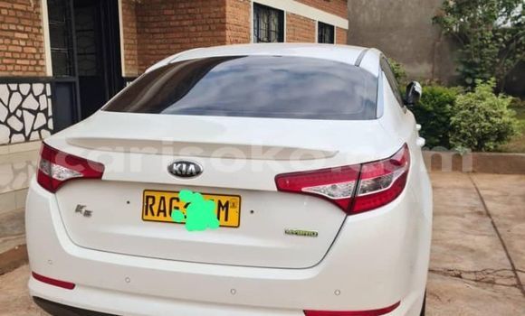 Acheter Occasion Voiture Kia K5 Blanc à Kigali, Rwanda Acheter Occasion Voiture Kia K5 Blanc à Kigali, Rwanda
