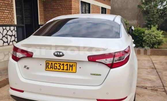 Acheter Occasion Voiture Kia K5 Blanc à Kigali, Rwanda Acheter Occasion Voiture Kia K5 Blanc à Kigali, Rwanda