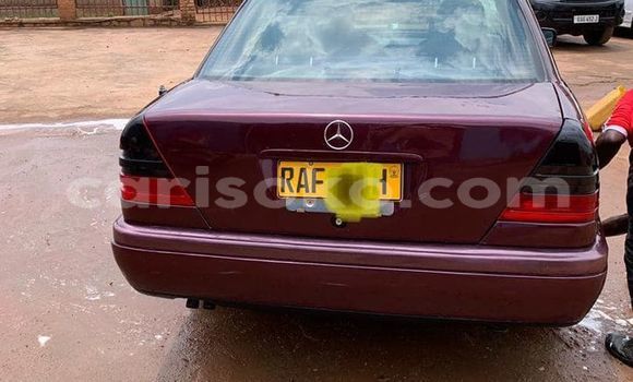 Acheter Occasion Voiture Mercedes-Benz C180 coupe Marron à Kigali, Rwanda Acheter Occasion Voiture Mercedes-Benz C180 coupe Marron à Kigali, Rwanda