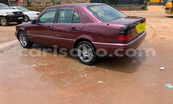 Acheter Occasion Voiture Mercedes-Benz C180 coupe Marron à Kigali, Rwanda Acheter Occasion Voiture Mercedes-Benz C180 coupe Marron à Kigali, Rwanda