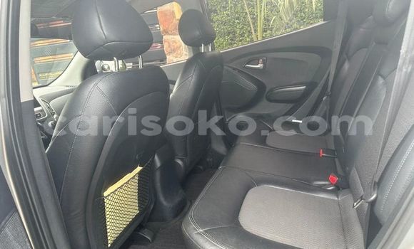 Acheter Occasion Voiture Hyundai Tucson Gris à Kigali, Rwanda Acheter Occasion Voiture Hyundai Tucson Gris à Kigali, Rwanda