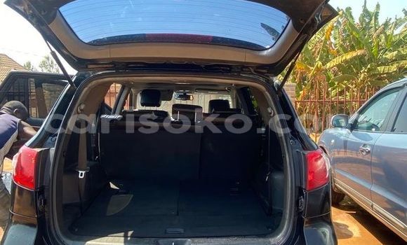 Acheter Occasion Voiture Hyundai Santa Fe Noir à Kigali, Rwanda Acheter Occasion Voiture Hyundai Santa Fe Noir à Kigali, Rwanda