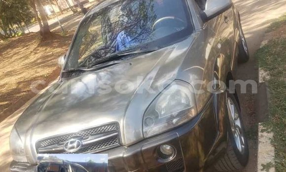 Acheter Occasion Voiture Hyundai Tucson Gris à Kigali, Rwanda Acheter Occasion Voiture Hyundai Tucson Gris à Kigali, Rwanda