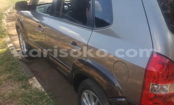 Acheter Occasion Voiture Hyundai Tucson Gris à Kigali, Rwanda Acheter Occasion Voiture Hyundai Tucson Gris à Kigali, Rwanda