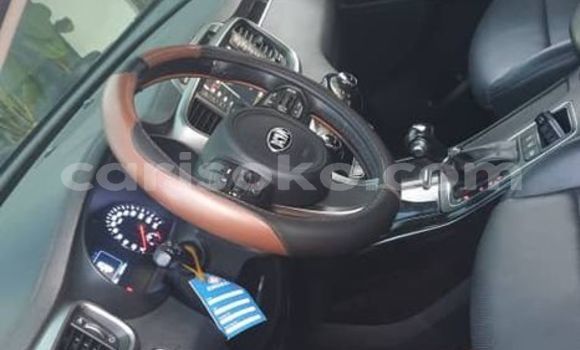 Acheter Occasion Voiture Kia Sorento Noir à Kigali, Rwanda Acheter Occasion Voiture Kia Sorento Noir à Kigali, Rwanda