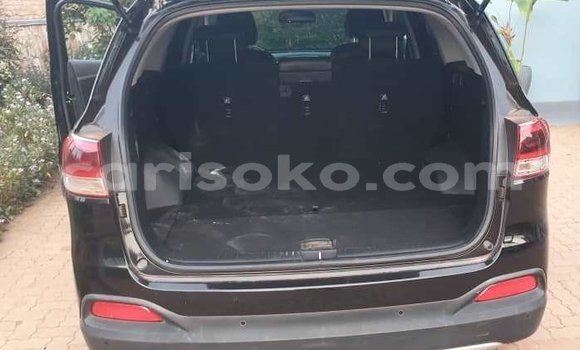 Acheter Occasion Voiture Kia Sorento Noir à Kigali, Rwanda Acheter Occasion Voiture Kia Sorento Noir à Kigali, Rwanda