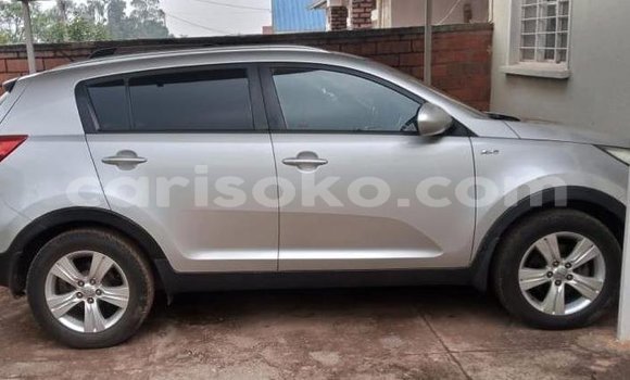 اشتري مستعمل Kia Sportage Beige سيارة في Kigali في Rwanda اشتري مستعمل Kia Sportage Beige سيارة في Kigali في Rwanda