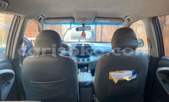 Acheter Occasion Voiture Toyota RAV4 Gris à Kigali, Rwanda Acheter Occasion Voiture Toyota RAV4 Gris à Kigali, Rwanda