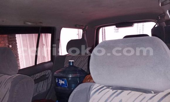 Acheter Occasion Voiture Toyota Prado Noir à Kigali, Rwanda Acheter Occasion Voiture Toyota Prado Noir à Kigali, Rwanda