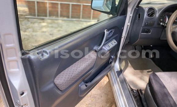 Acheter Occasion Voiture Suzuki Jimny Blanc à Kigali, Rwanda Acheter Occasion Voiture Suzuki Jimny Blanc à Kigali, Rwanda