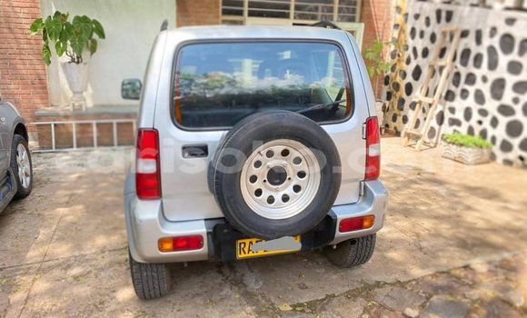 Acheter Occasion Voiture Suzuki Jimny Blanc à Kigali, Rwanda Acheter Occasion Voiture Suzuki Jimny Blanc à Kigali, Rwanda