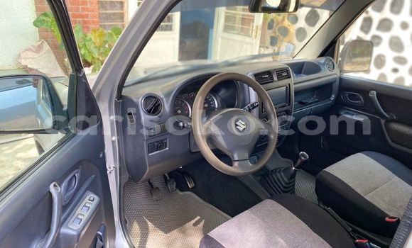 Acheter Occasion Voiture Suzuki Jimny Blanc à Kigali, Rwanda Acheter Occasion Voiture Suzuki Jimny Blanc à Kigali, Rwanda