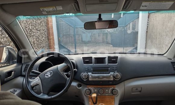 Acheter Occasion Voiture Toyota Highlander Blanc à Kigali, Rwanda