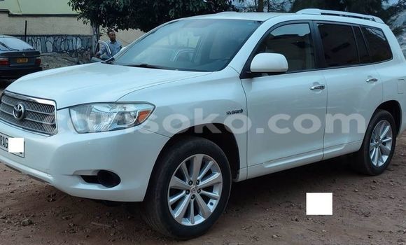 Acheter Occasion Voiture Toyota Highlander Blanc à Kigali, Rwanda Acheter Occasion Voiture Toyota Highlander Blanc à Kigali, Rwanda