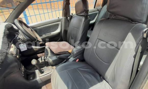 Acheter Occasion Voiture Mercedes-Benz 190–Series Gris à Kigali, Rwanda Acheter Occasion Voiture Mercedes-Benz 190–Series Gris à Kigali, Rwanda