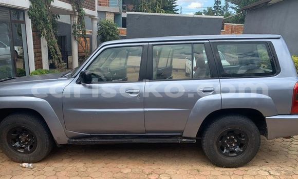 Acheter Occasion Voiture Nissan Patrol Gris à Kigali, Rwanda Acheter Occasion Voiture Nissan Patrol Gris à Kigali, Rwanda
