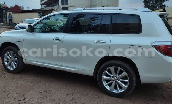 Acheter Occasion Voiture Toyota Highlander Blanc à Kigali, Rwanda Acheter Occasion Voiture Toyota Highlander Blanc à Kigali, Rwanda