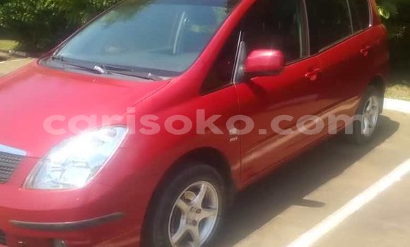 Acheter Occasion Voiture Toyota Corolla Verso Rouge à Kigali, Rwanda Acheter Occasion Voiture Toyota Corolla Verso Rouge à Kigali, Rwanda