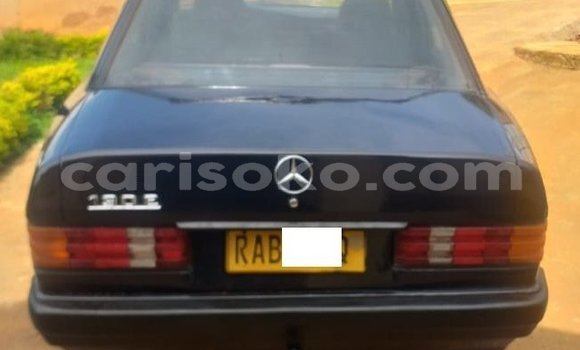 Acheter Occasion Voiture Mercedes-Benz 190 Noir à Kigali, Rwanda Acheter Occasion Voiture Mercedes-Benz 190 Noir à Kigali, Rwanda