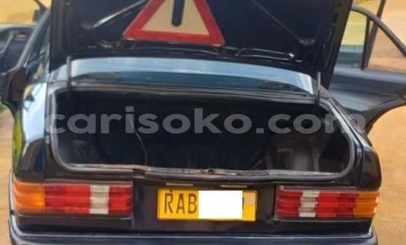 Acheter Occasion Voiture Mercedes-Benz 190 Noir à Kigali, Rwanda Acheter Occasion Voiture Mercedes-Benz 190 Noir à Kigali, Rwanda