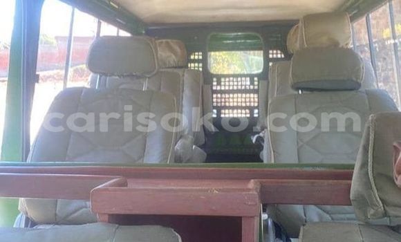 Acheter Occasion Voiture Toyota Land Cruiser Vert à Kigali, Rwanda Acheter Occasion Voiture Toyota Land Cruiser Vert à Kigali, Rwanda