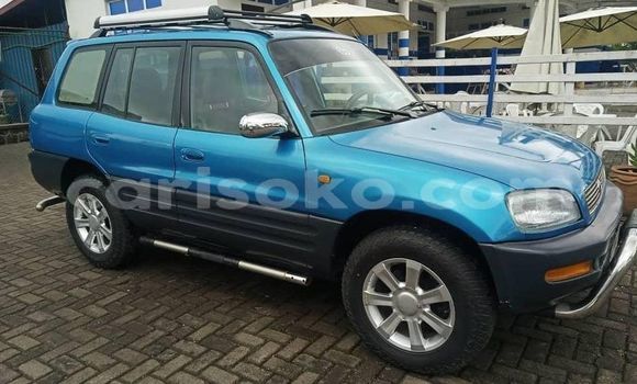 Acheter Occasion Voiture Toyota RAV4 Bleu à Kigali, Rwanda Acheter Occasion Voiture Toyota RAV4 Bleu à Kigali, Rwanda