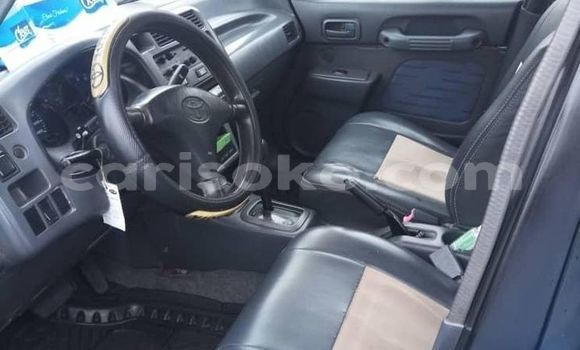 Acheter Occasion Voiture Toyota RAV4 Bleu à Kigali, Rwanda Acheter Occasion Voiture Toyota RAV4 Bleu à Kigali, Rwanda