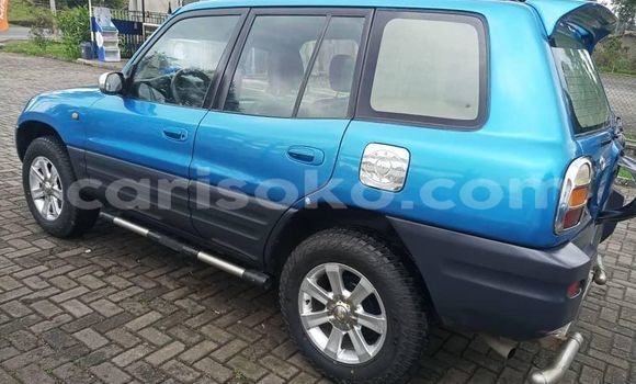 Acheter Occasion Voiture Toyota RAV4 Bleu à Kigali, Rwanda Acheter Occasion Voiture Toyota RAV4 Bleu à Kigali, Rwanda