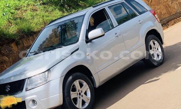 Acheter Occasion Voiture Suzuki Grand Vitara Blanc à Kigali, Rwanda Acheter Occasion Voiture Suzuki Grand Vitara Blanc à Kigali, Rwanda