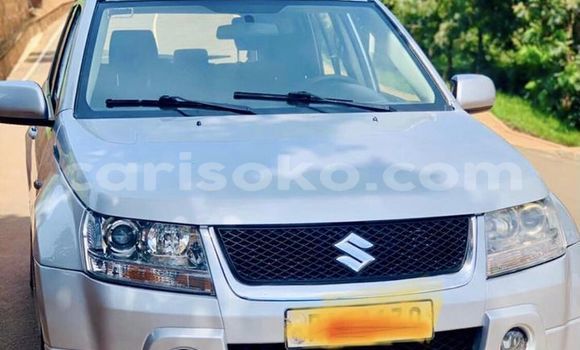 Acheter Occasion Voiture Suzuki Grand Vitara Blanc à Kigali, Rwanda Acheter Occasion Voiture Suzuki Grand Vitara Blanc à Kigali, Rwanda