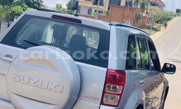 Acheter Occasion Voiture Suzuki Grand Vitara Blanc à Kigali, Rwanda Acheter Occasion Voiture Suzuki Grand Vitara Blanc à Kigali, Rwanda
