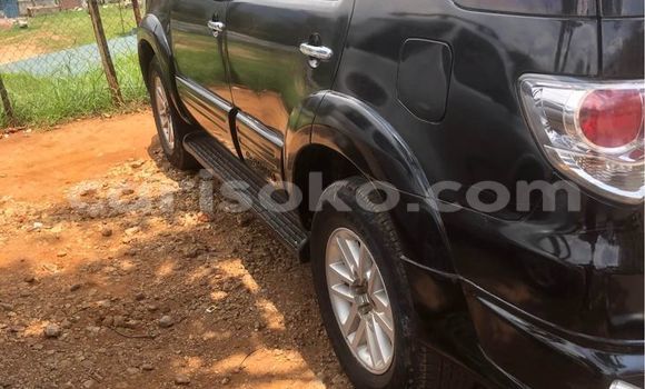 Acheter Occasion Voiture Toyota Fortuner Noir à Kigali, Rwanda Acheter Occasion Voiture Toyota Fortuner Noir à Kigali, Rwanda
