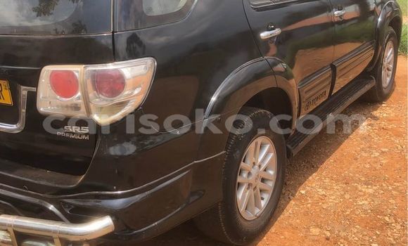 Acheter Occasion Voiture Toyota Fortuner Noir à Kigali, Rwanda Acheter Occasion Voiture Toyota Fortuner Noir à Kigali, Rwanda