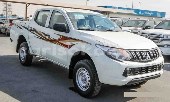 Acheter Import Voiture Mitsubishi L200 Blanc à Import - Dubai, Rwanda Acheter Import Voiture Mitsubishi L200 Blanc à Import - Dubai, Rwanda