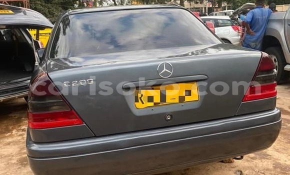 Sayi Na hannu Mercedes-Benz C-Classe Gris Mota in Kigali a Rwanda Sayi Na hannu Mercedes-Benz C-Classe Gris Mota in Kigali a Rwanda