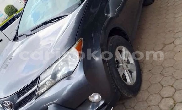 Acheter Occasion Voiture Toyota RAV4 Gris à Kigali, Rwanda Acheter Occasion Voiture Toyota RAV4 Gris à Kigali, Rwanda