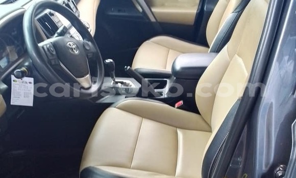 Acheter Occasion Voiture Toyota RAV4 Gris à Kigali, Rwanda Acheter Occasion Voiture Toyota RAV4 Gris à Kigali, Rwanda