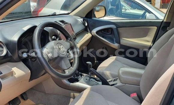 Sayi Na hannu Toyota RAV4 Beige Mota in Kigali a Rwanda Sayi Na hannu Toyota RAV4 Beige Mota in Kigali a Rwanda