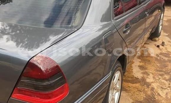 Sayi Na hannu Mercedes-Benz C–Class Gris Mota in Kigali a Rwanda Sayi Na hannu Mercedes-Benz C–Class Gris Mota in Kigali a Rwanda