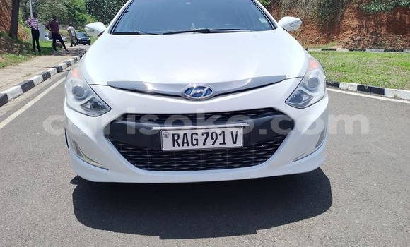 اشتري مستعمل Hyundai Sonata Blanc سيارة في Kigali في Rwanda اشتري مستعمل Hyundai Sonata Blanc سيارة في Kigali في Rwanda