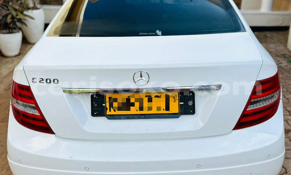 اشتري مستعمل Mercedes-Benz KOMPRESSOR Blanc سيارة في Kigali في Rwanda اشتري مستعمل Mercedes-Benz KOMPRESSOR Blanc سيارة في Kigali في Rwanda