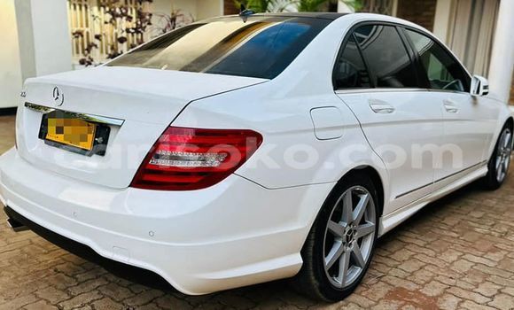 اشتري مستعمل Mercedes-Benz KOMPRESSOR Blanc سيارة في Kigali في Rwanda اشتري مستعمل Mercedes-Benz KOMPRESSOR Blanc سيارة في Kigali في Rwanda