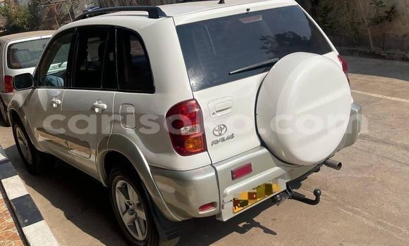 اشتري مستعمل Toyota RAV4 Blanc سيارة في Kigali في Rwanda اشتري مستعمل Toyota RAV4 Blanc سيارة في Kigali في Rwanda