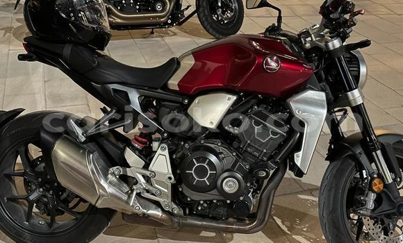 اشتري مستعمل Honda CB Rouge دراجة نارية في Kigali في Rwanda اشتري مستعمل Honda CB Rouge دراجة نارية في Kigali في Rwanda